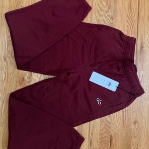 ALO Yoga Kids Burgundy Sweatpants